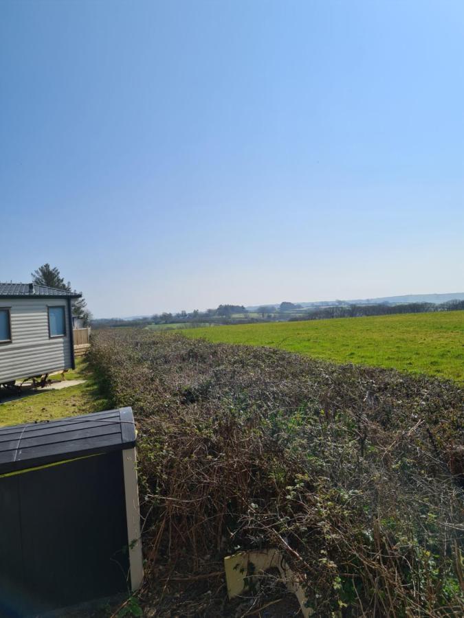 Beautiful 2 Bedroom Caravan, Holiday Park Tenby Saint Florence Exterior foto